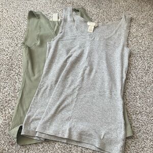 Heathered grey H&M tank